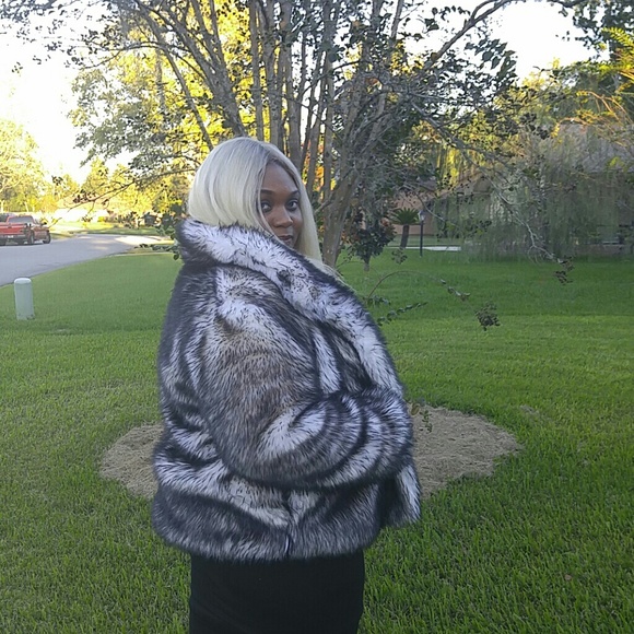 Beautiful faux fur, jacket. - Picture 2 of 5